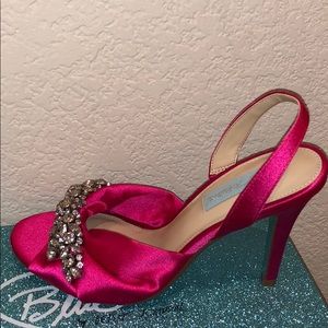 COMMENT & OFFER FOR PRICE DROP⬇️⬇️😊